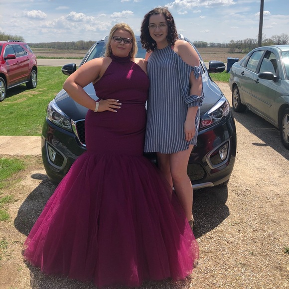 Sherri Hill Prom Dress - Picture 2 of 4